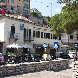 La Lucciola Bed & Breakfast